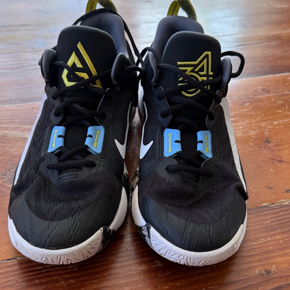 Nike Giannis Immortality 2 Black/White- University Blue DQ1943-01 Youth Size 7